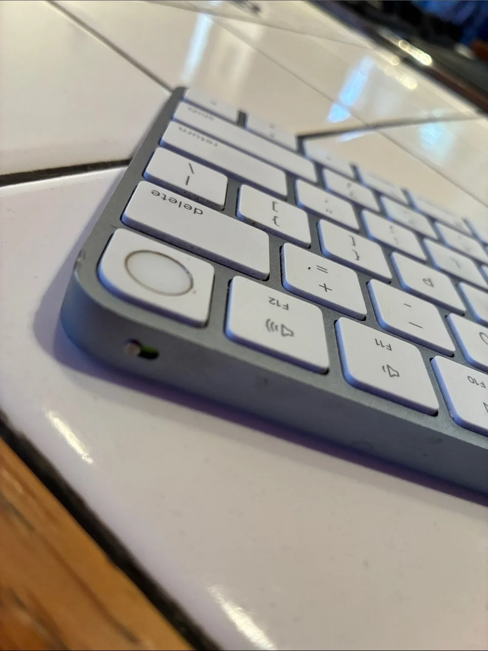 💚Apple magic keyboard lightning wireless Bluetooth QWERTY